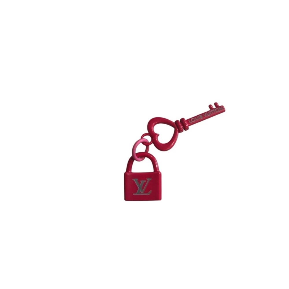 Heart Key and Lock Zipper Pull Charm Pink LV - Picture 3 of 4